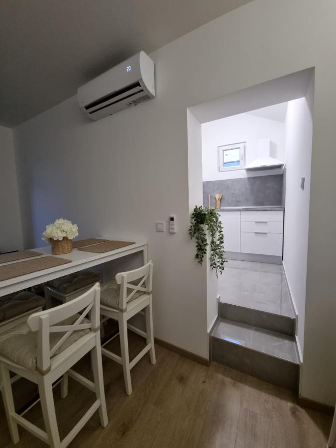 Apartments "M" Pula Exterior photo